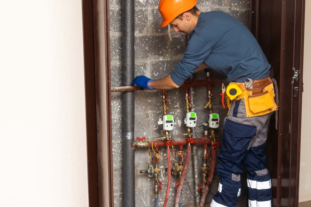 technician checking a water meter Atlantic City, NJ