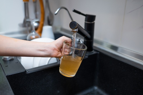 brown water from faucet